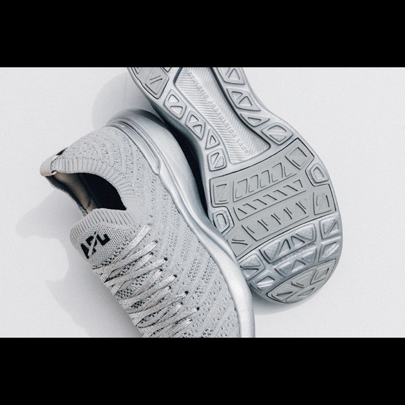 APL Techloom Wave Metallic Silver/Black SOLD OUT 7.5 Worn Once - Picture 2 of 10
